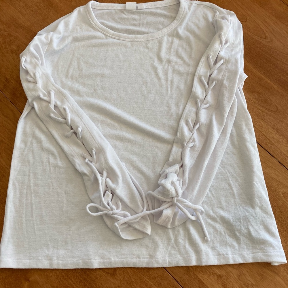 GAP lace-up sleeve l/s t-shirt. Cute & comfy white top. Excellent pre-loved - Picture 2 of 8